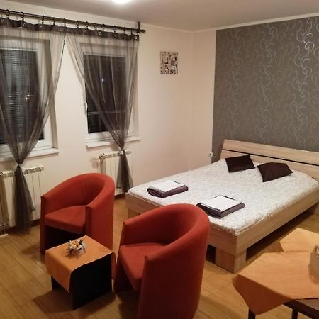Apartman Ivana Appartamento Subotica Esterno foto