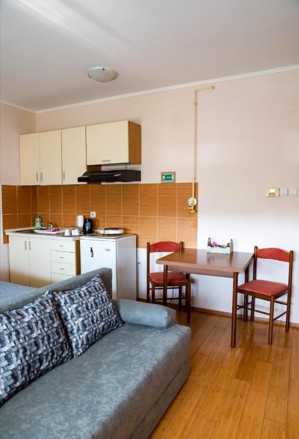 Apartman Ivana Appartamento Subotica Esterno foto