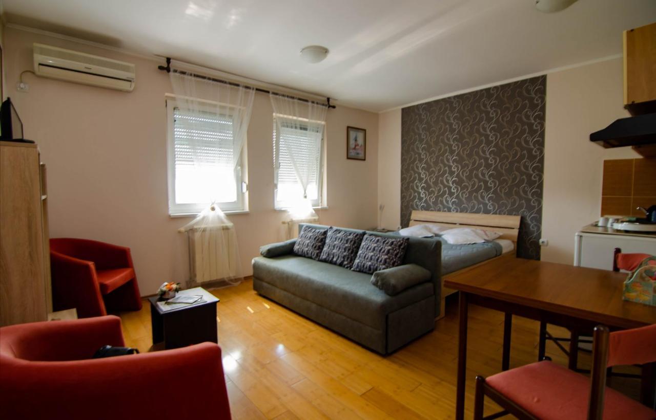 Apartman Ivana Appartamento Subotica Esterno foto