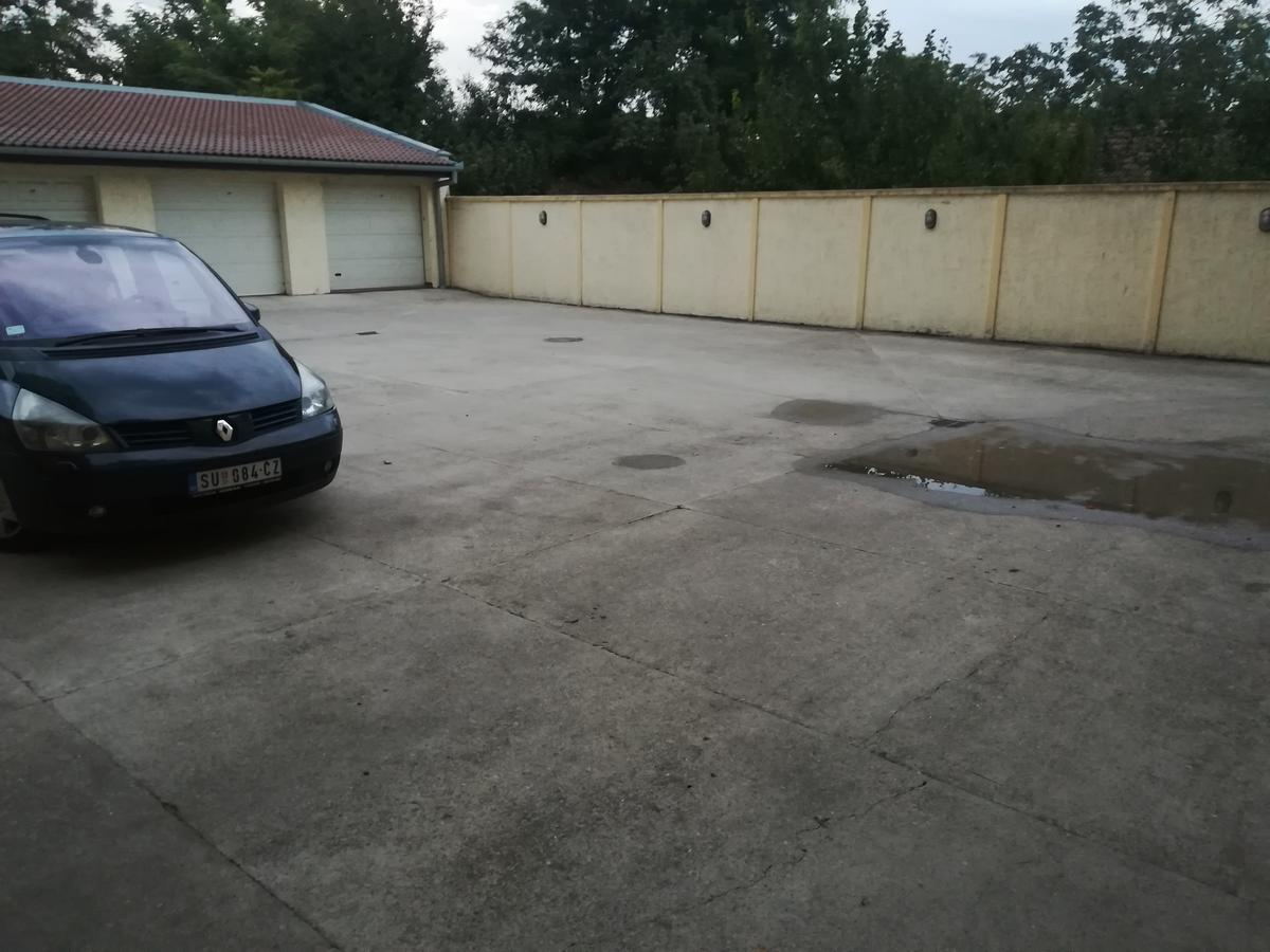 Apartman Ivana Appartamento Subotica Esterno foto
